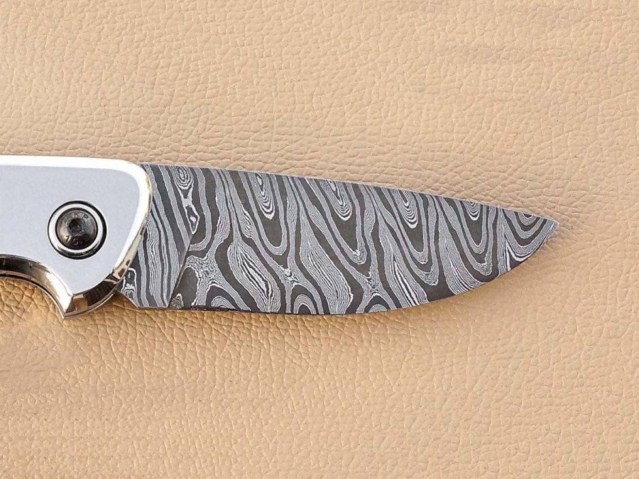 Custom Hand Made Lock Back Twisted Damascus Steel Folding Knife