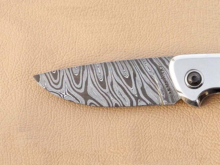 Custom Hand Made Lock Back Twisted Damascus Steel Folding Knife