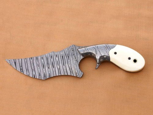 Custom Hand Made Twisted Pattern Damascus Tactical Knife